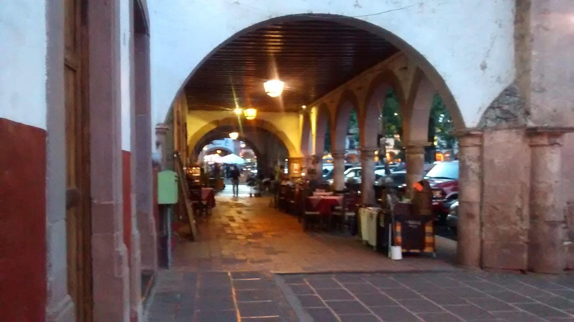 Hotel Casa Del Naranjo Pátzcuaro Buitenkant foto