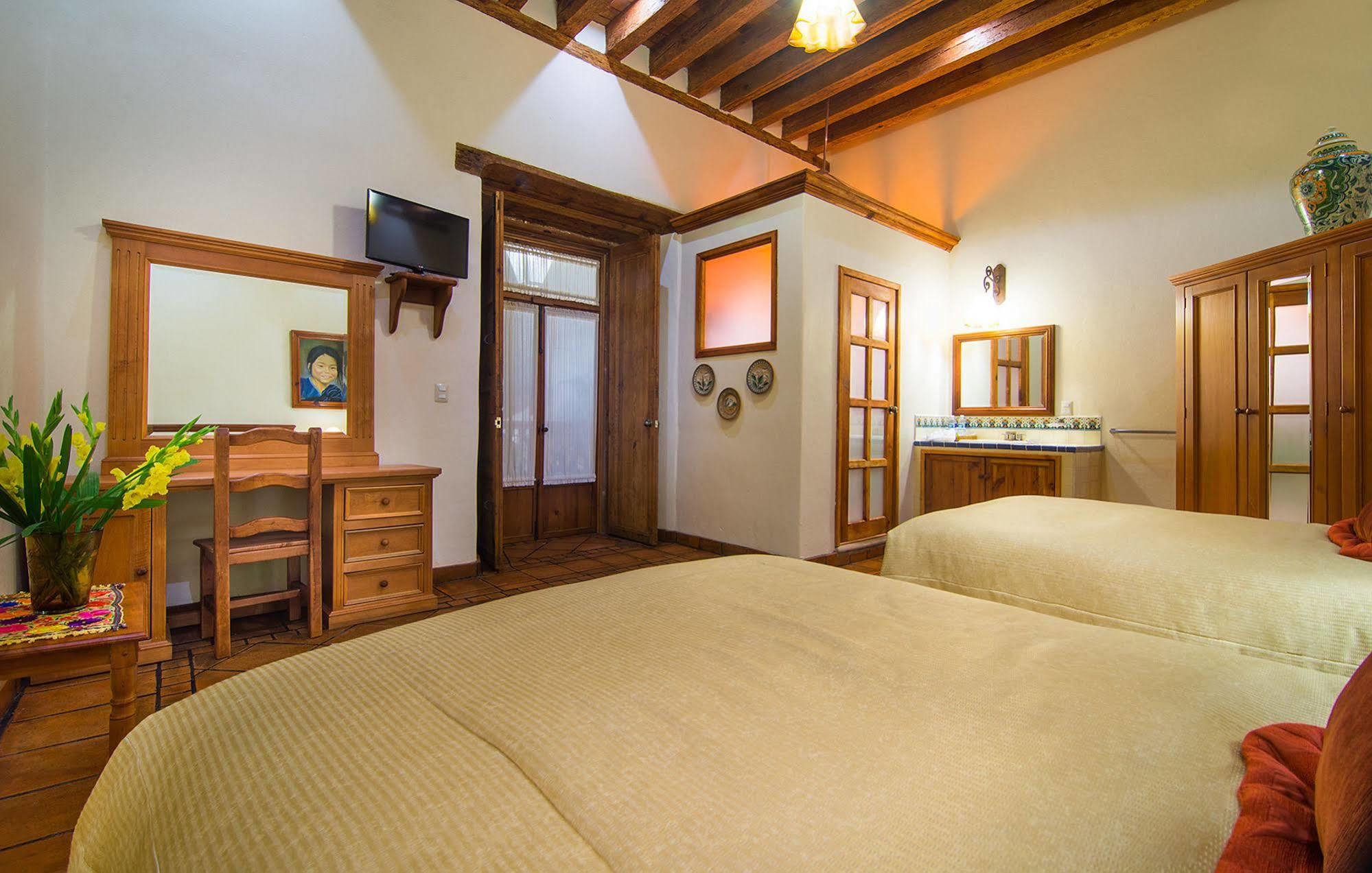 Hotel Casa Del Naranjo Pátzcuaro Buitenkant foto