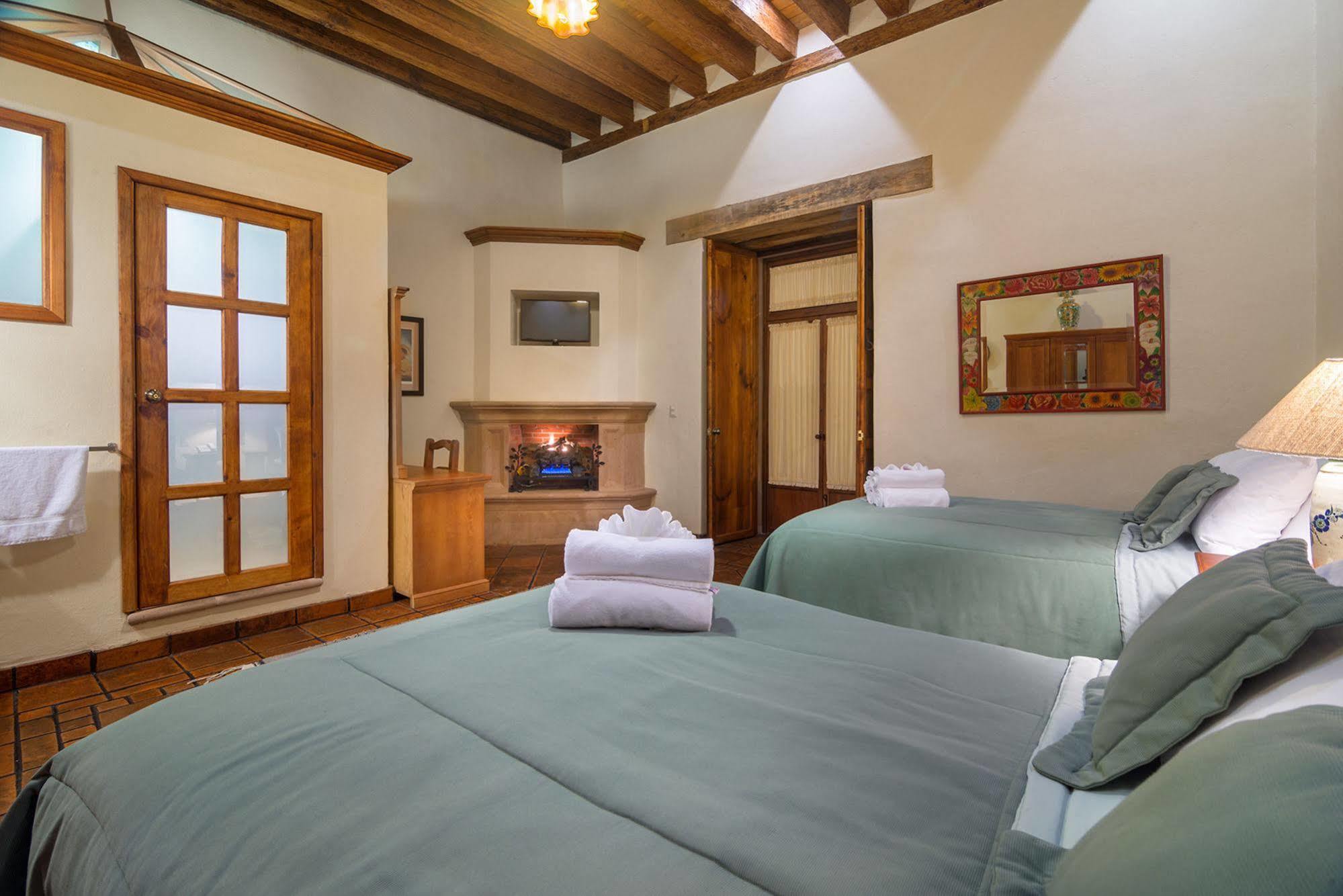 Hotel Casa Del Naranjo Pátzcuaro Buitenkant foto