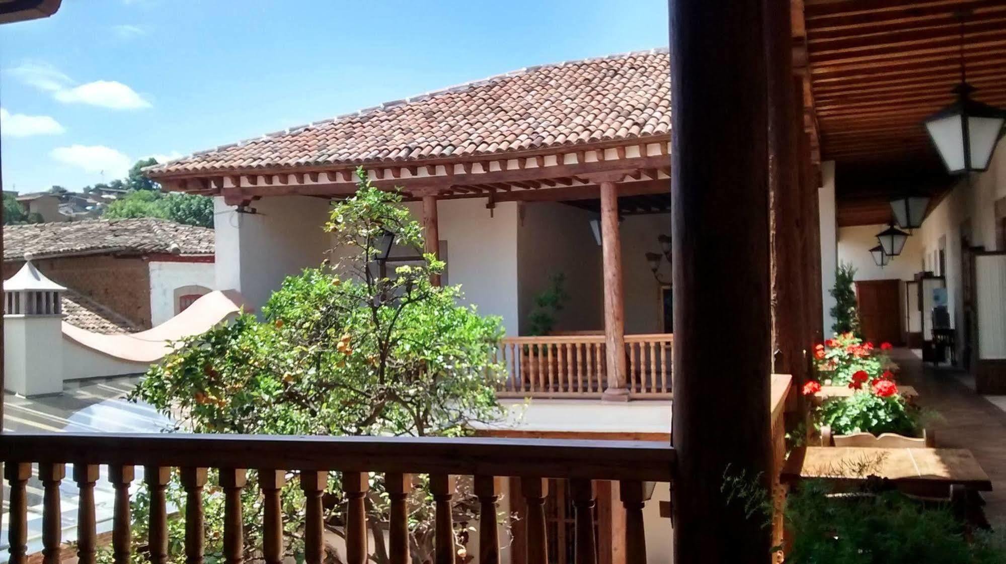 Hotel Casa Del Naranjo Pátzcuaro Buitenkant foto